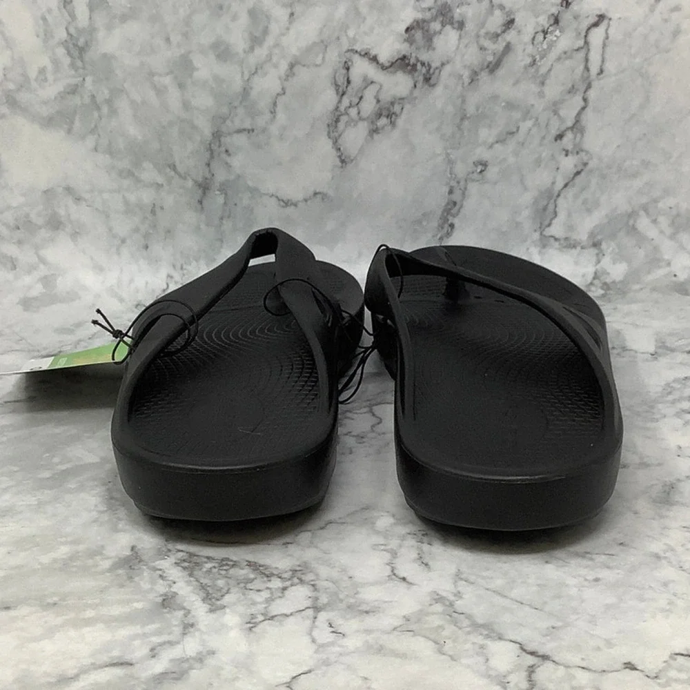 OOFOS Black Men's Flip-Flops Comfort Recovery Sandals